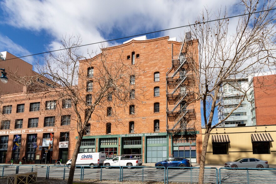 123 Townsend St, San Francisco, CA à louer - Photo du bâtiment - Image 2 de 16