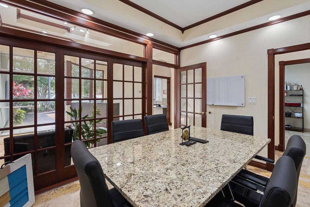 7901 Kingspointe Pky, Orlando, FL 32819 - Unité 20 - - Photo intérieure - Image 1 of 19