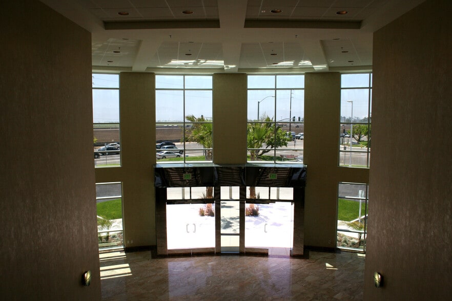 1901 N Rice Ave, Oxnard, CA for lease - Building Photo - Image 2 of 7