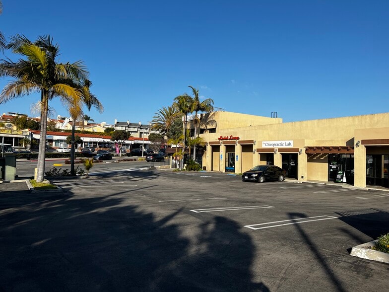 800 Torrance Blvd, Redondo Beach, CA for lease - Building Photo - Image 2 of 6