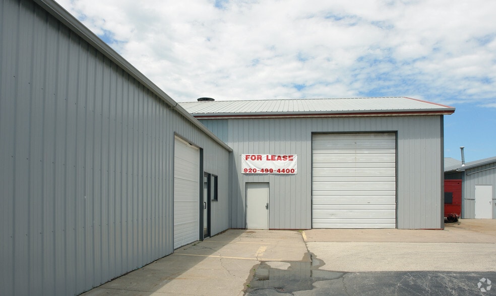 2670 Packerland Dr, Green Bay, WI for lease - Building Photo - Image 2 of 7