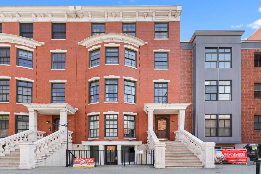 299-307 Grand St, Jersey City, NJ à louer - Photo du bâtiment - Image 3 de 11