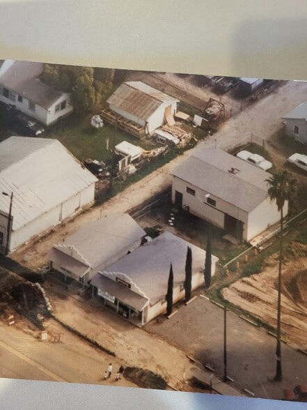 982 & 982 1/2 Center St.and Lot portfolio of 3 properties for sale on LoopNet.ca - Building Photo - Image 1 of 4