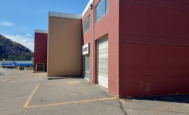 Plus de détails pour 2652 Compass Crt, West Kelowna, BC - Industriel à louer