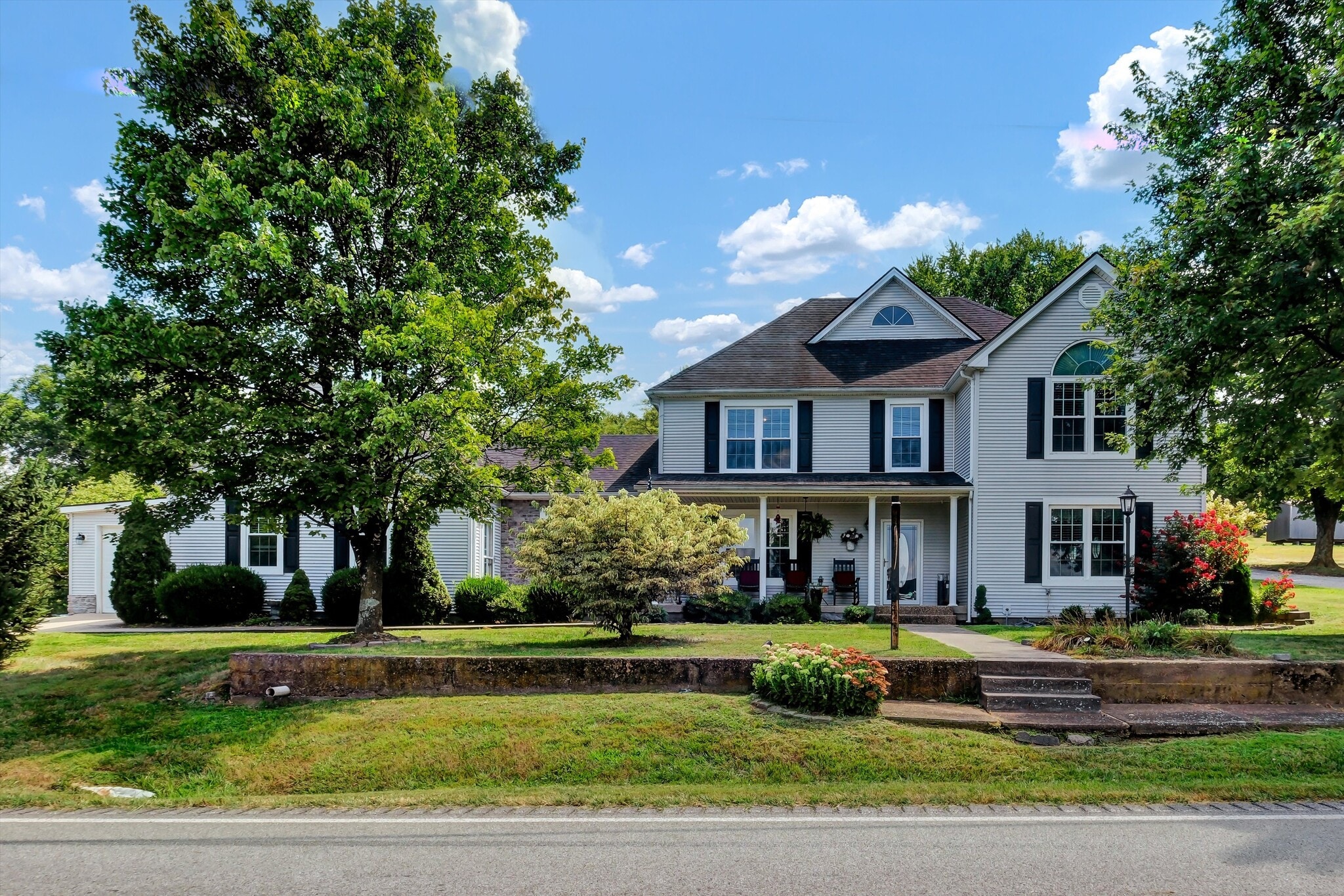 110 Holy Cross Rd, Loretto, KY for sale Primary Photo- Image 1 of 95