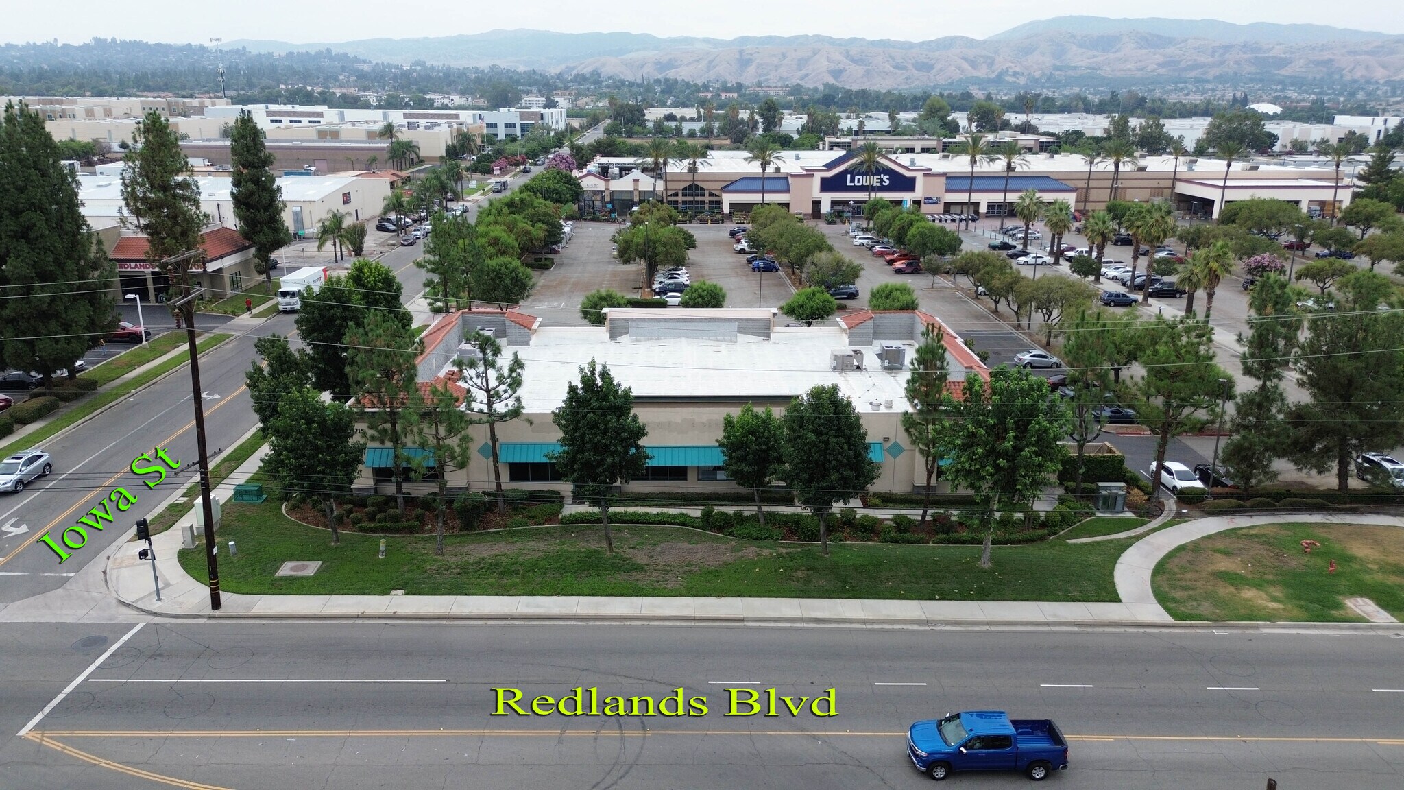 1715 W Redlands Blvd, Redlands, CA à louer Photo du bâtiment- Image 1 de 11