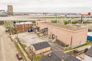 Plus de détails pour 617 E Washington St, Louisville, KY - Industriel à louer