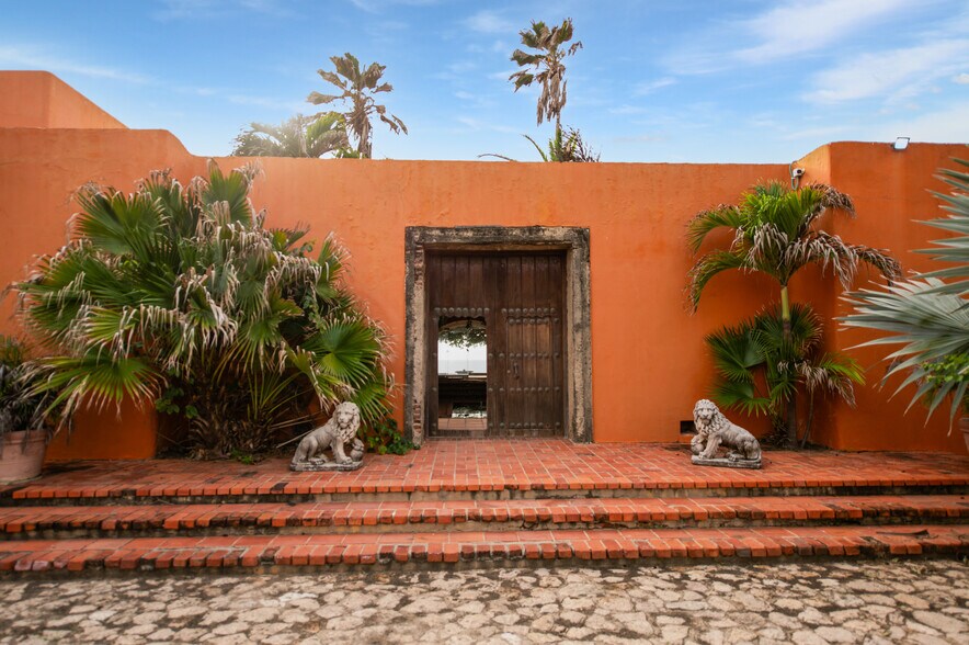  à vendre - Photo du bâtiment - Image 2 de 46