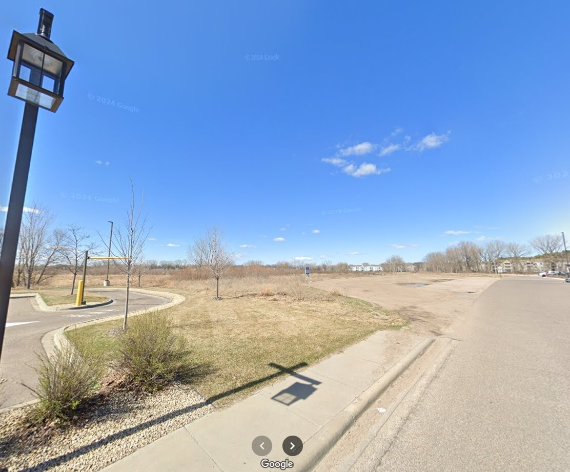 117XX Hanson Blvd, Coon Rapids, MN à vendre Photo du bâtiment- Image 1 de 7