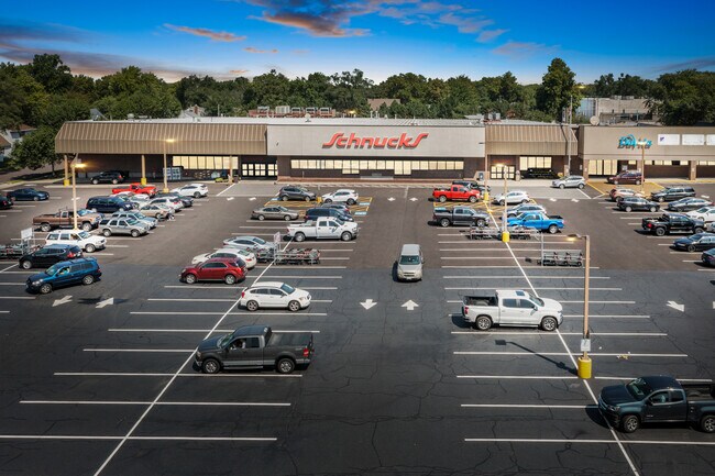 Plus de détails pour 1001 Court St, Pekin, IL - Commerce de détail à vendre