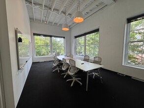 904-916 NW Hoyt St, Portland, OR for lease Interior Photo- Image 2 of 20