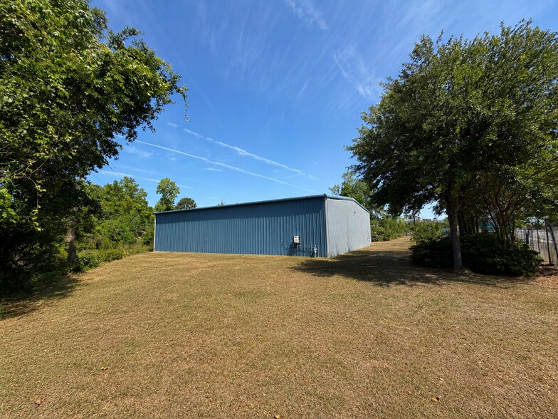 7173 Cross County Rd, North Charleston, SC à louer - Photo du bâtiment - Image 2 de 3