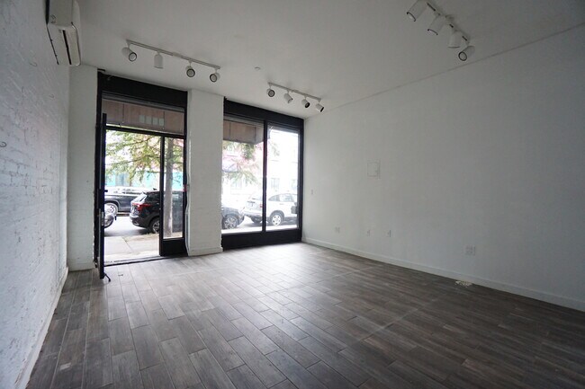 Plus de détails pour 1093 Putnam Ave, Brooklyn, NY - Commerce de détail à louer