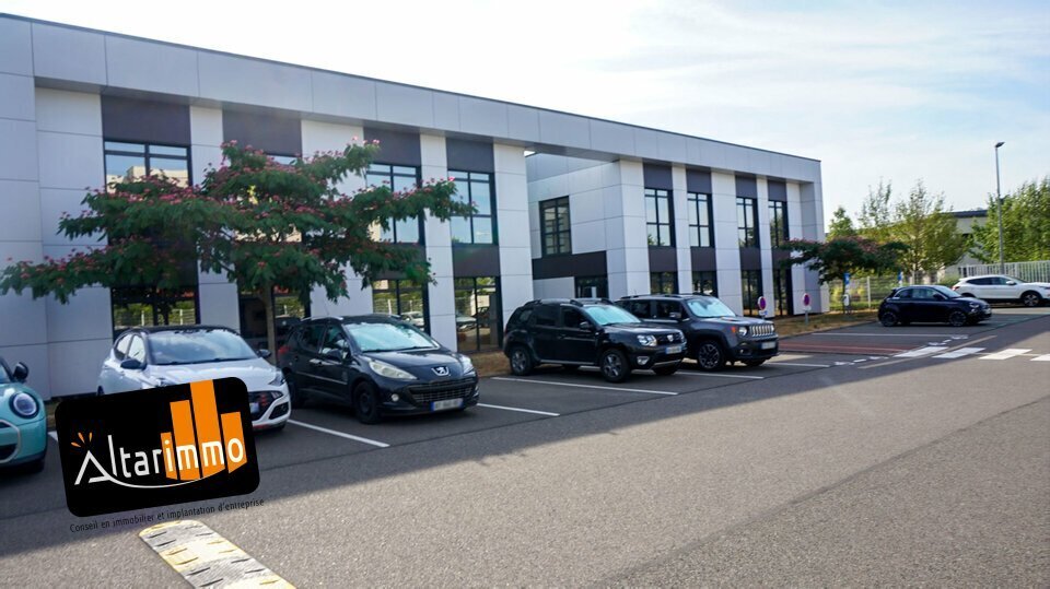 Office in Chartres for lease - Building Photo - Image 1 of 5