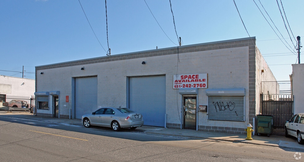 900-902 Long Island Ave, Deer Park, NY for lease - Primary Photo - Image 1 of 2