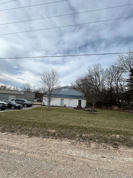 3687 County 42-3 Rd, Kaiser, MO à louer - Photo du bâtiment - Image 2 de 11