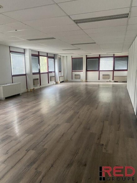 Meyreuil, Meyreuil for lease - Interior Photo - Image 3 of 5
