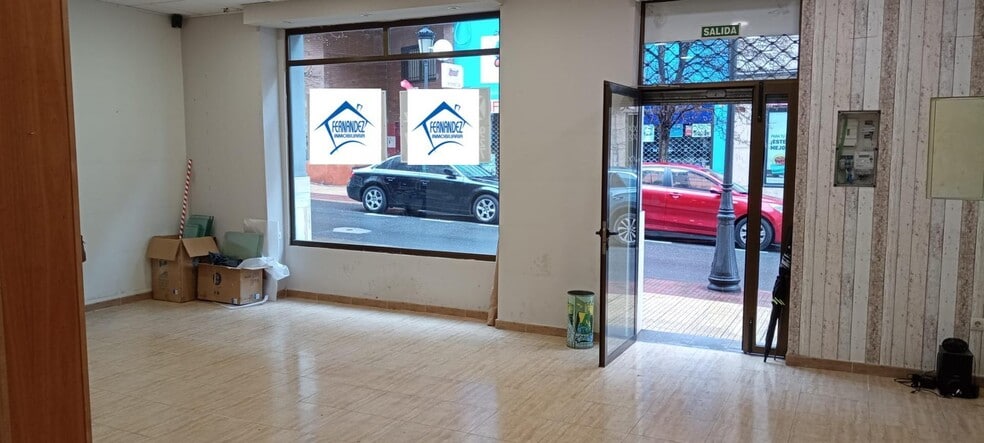 Retail in Cáceres, Cáceres for lease - Building Photo - Image 3 of 8
