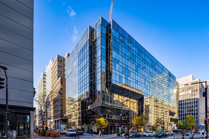 2000 Rue Peel, Montréal, QC à louer - Photo du bâtiment - Image 3 de 4