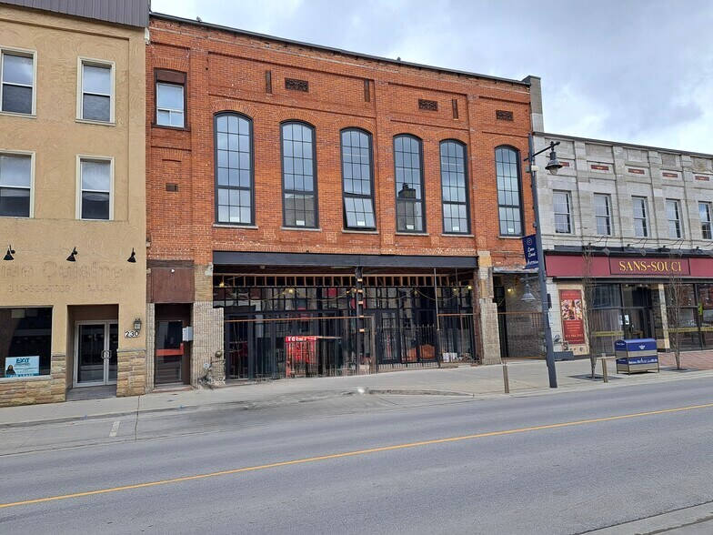 232 Front St, Belleville, ON à vendre - Photo du bâtiment - Image 3 de 19