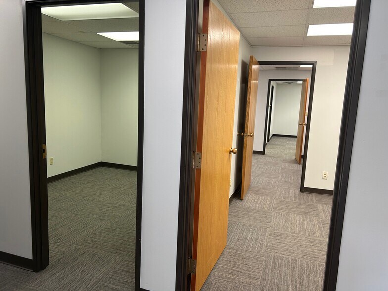 202 W Van Buren St, Columbia City, IN à louer - Photo du bâtiment - Image 3 de 3