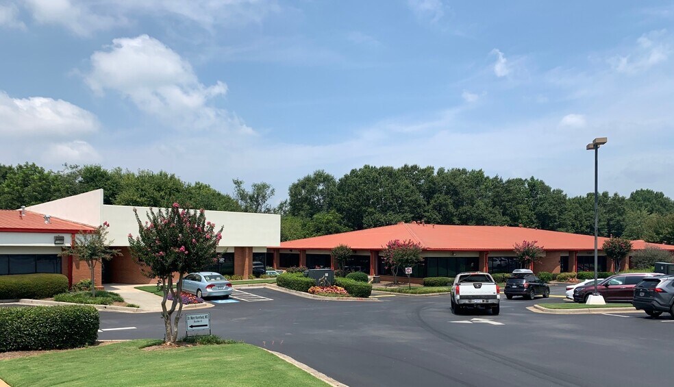 1339 Canton Rd, Marietta, GA à louer - Photo du bâtiment - Image 2 de 5