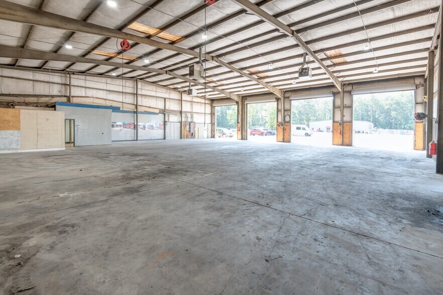 7735 Bishop Rd, Fairburn, GA à louer - Photo du bâtiment - Image 2 de 5