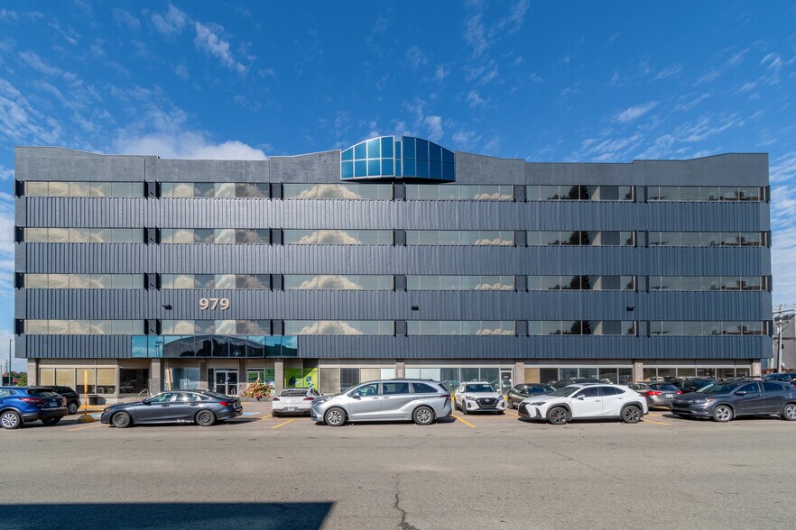 979 Av De Bourgogne, Québec, QC for lease - Building Photo - Image 3 of 5