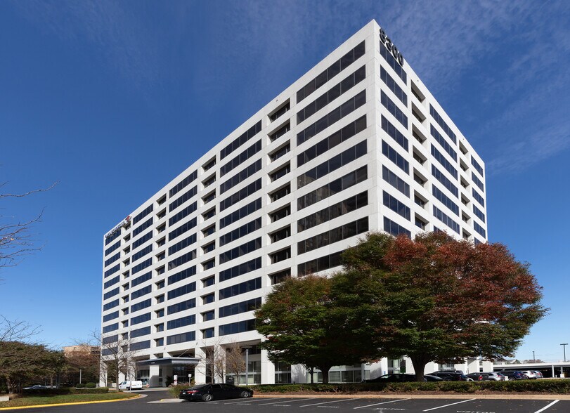 8300 greensboro Dr, McLean, VA à louer - Photo du bâtiment - Image 1 de 3