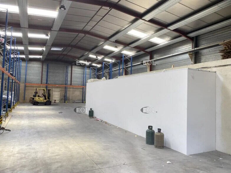 Flex dans Genas à louer - Photo du bâtiment - Image 3 de 12