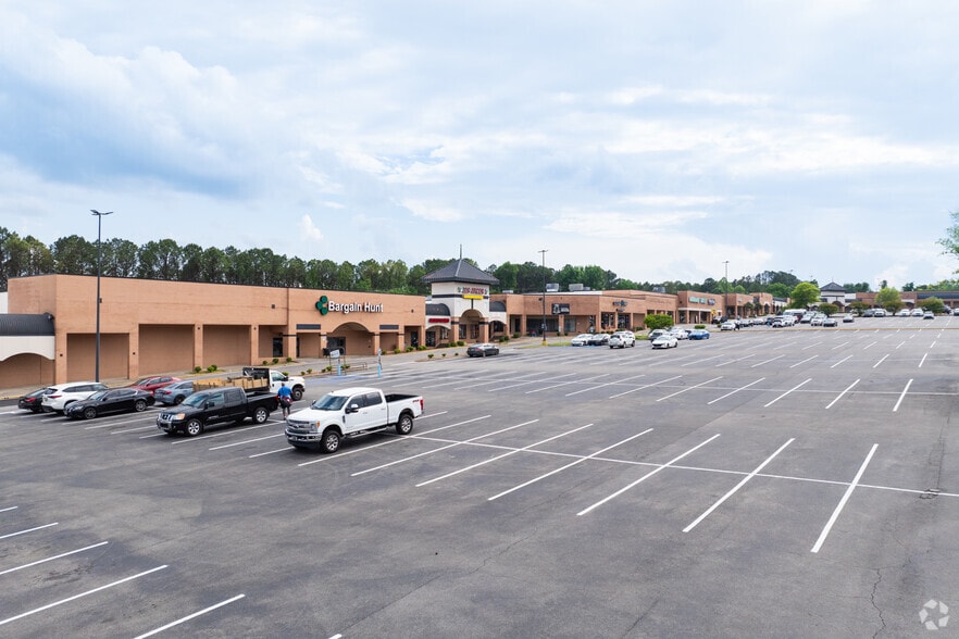 7001 Crestwood Blvd, Birmingham, AL for lease - Building Photo - Image 3 of 15