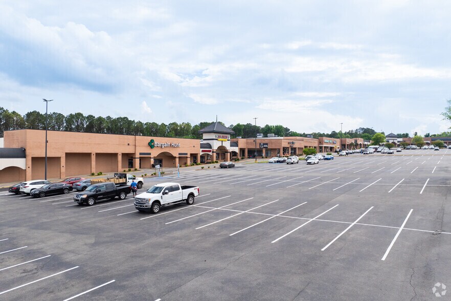 7001 Crestwood Blvd, Birmingham, AL à louer - Photo du bâtiment - Image 3 de 15