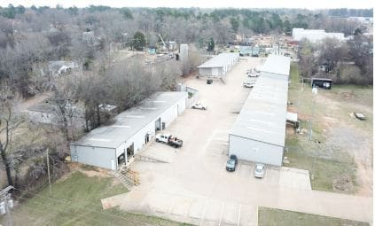 1409 S Lake Harris Rd, White Oak, TX à louer - Photo du bâtiment - Image 3 de 6