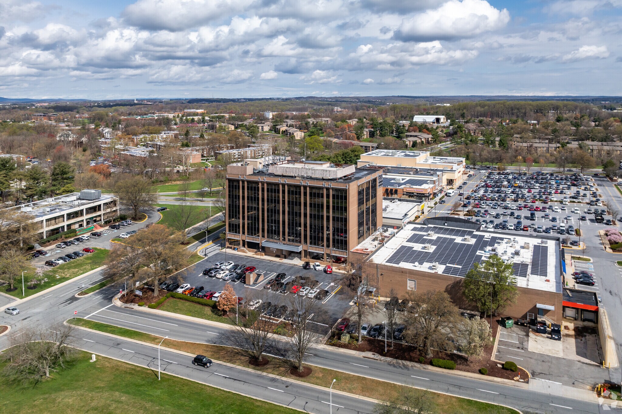 656 Quince Orchard Rd, Gaithersburg, MD à louer Aérien- Image 1 de 10