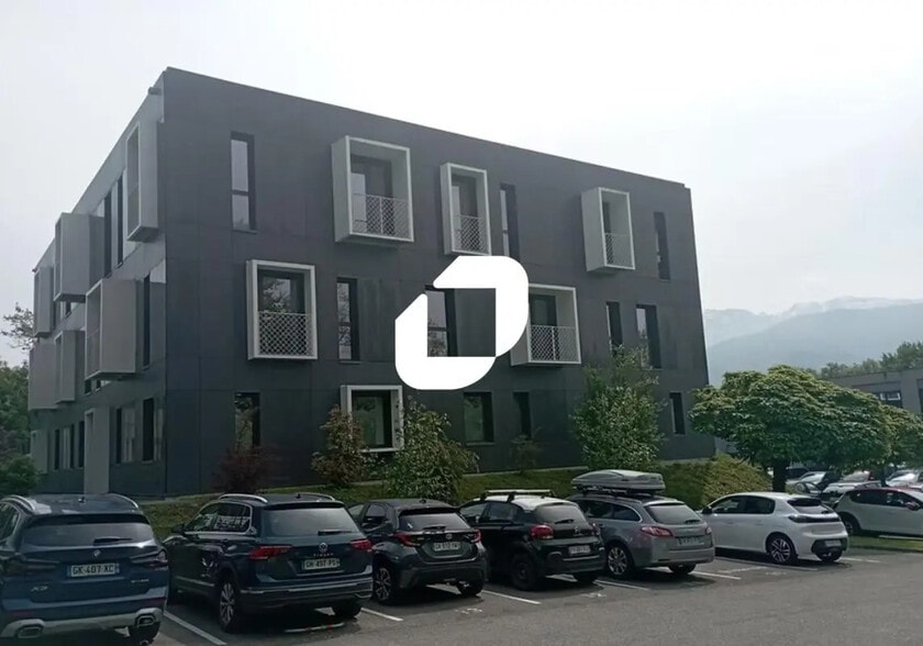 Office in Meylan for lease - Building Photo - Image 1 of 7
