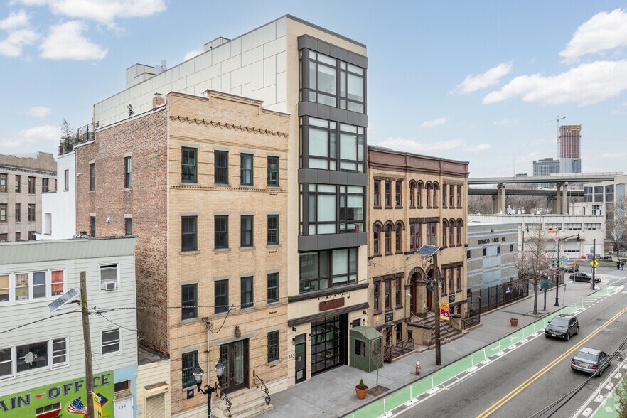 333 Newark Ave, Jersey City, NJ à louer - Photo du bâtiment - Image 3 de 6