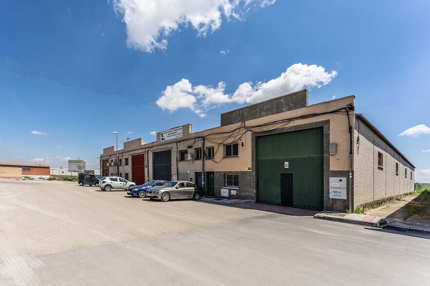 Industriel dans Humanes de Madrid, Madrid à louer - Photo du bâtiment - Image 2 de 10