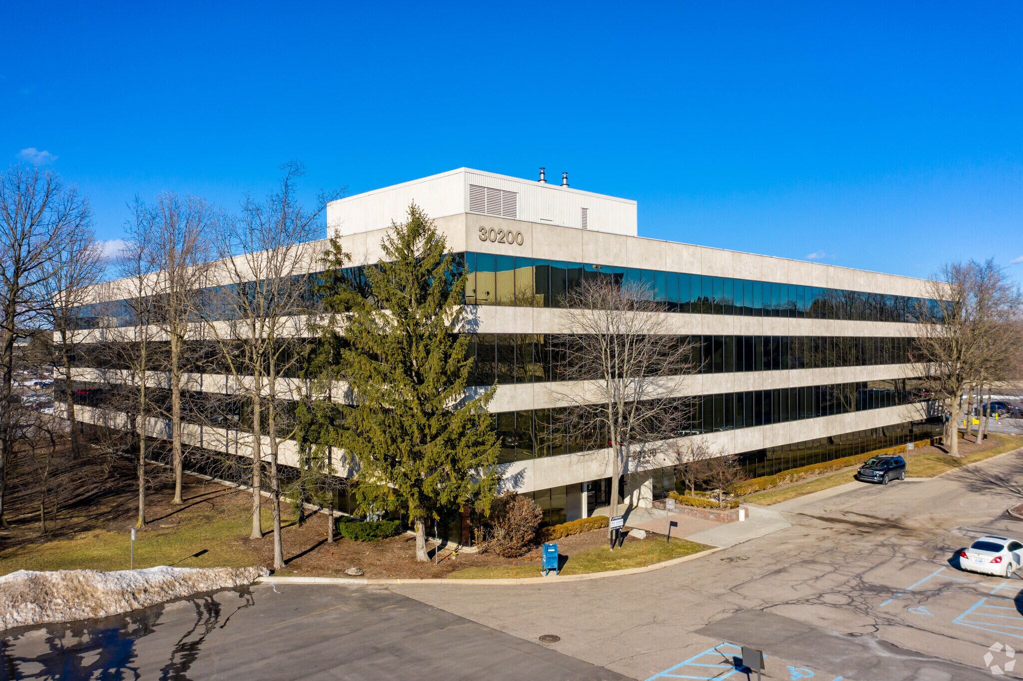 30200 Telegraph Rd, Bingham Farms, MI à louer Photo du bâtiment- Image 1 de 7