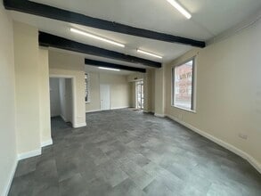 20 Willoughby Rd, Bourne à louer Photo intérieure- Image 2 de 4