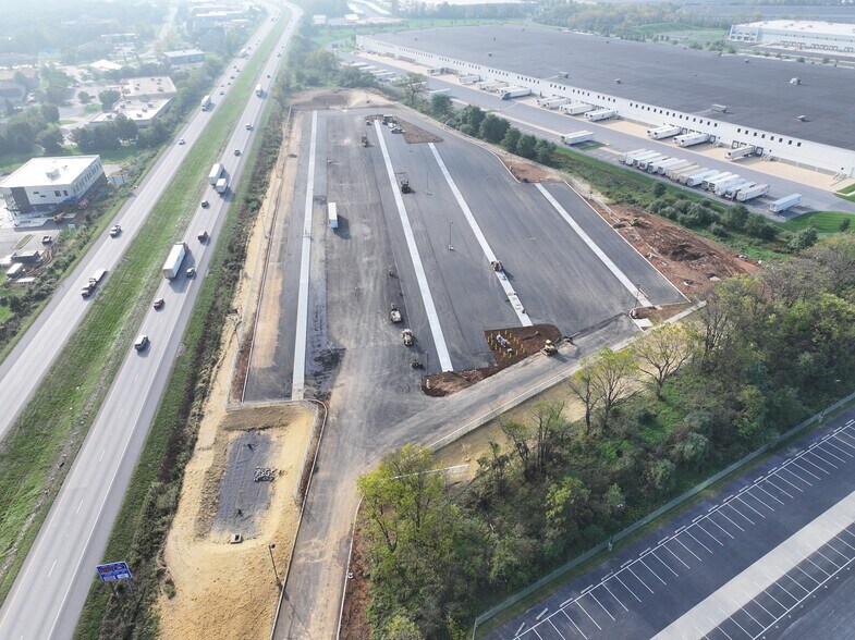 100 Logistics Dr, Carlisle, PA for lease - Building Photo - Image 2 of 7