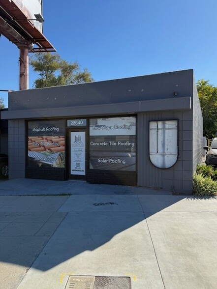 22840 Ventura Blvd, Woodland Hills, CA for lease - Building Photo - Image 2 of 4