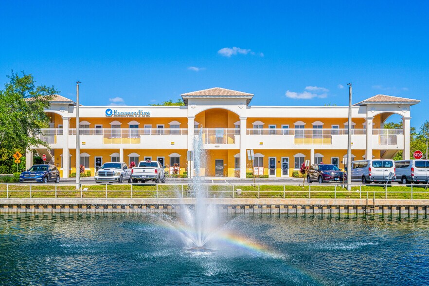 4100 Davie Road Ext, Hollywood, FL à vendre - Photo principale - Image 1 de 7