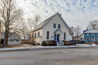 57 Saco Ave, Old Orchard Beach, ME à louer Photo intérieure- Image 1 de 7