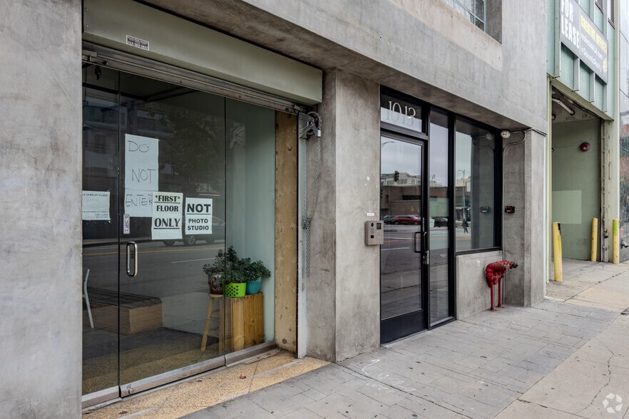 1013 S Los Angeles St, Los Angeles, CA for lease - Building Photo - Image 2 of 8