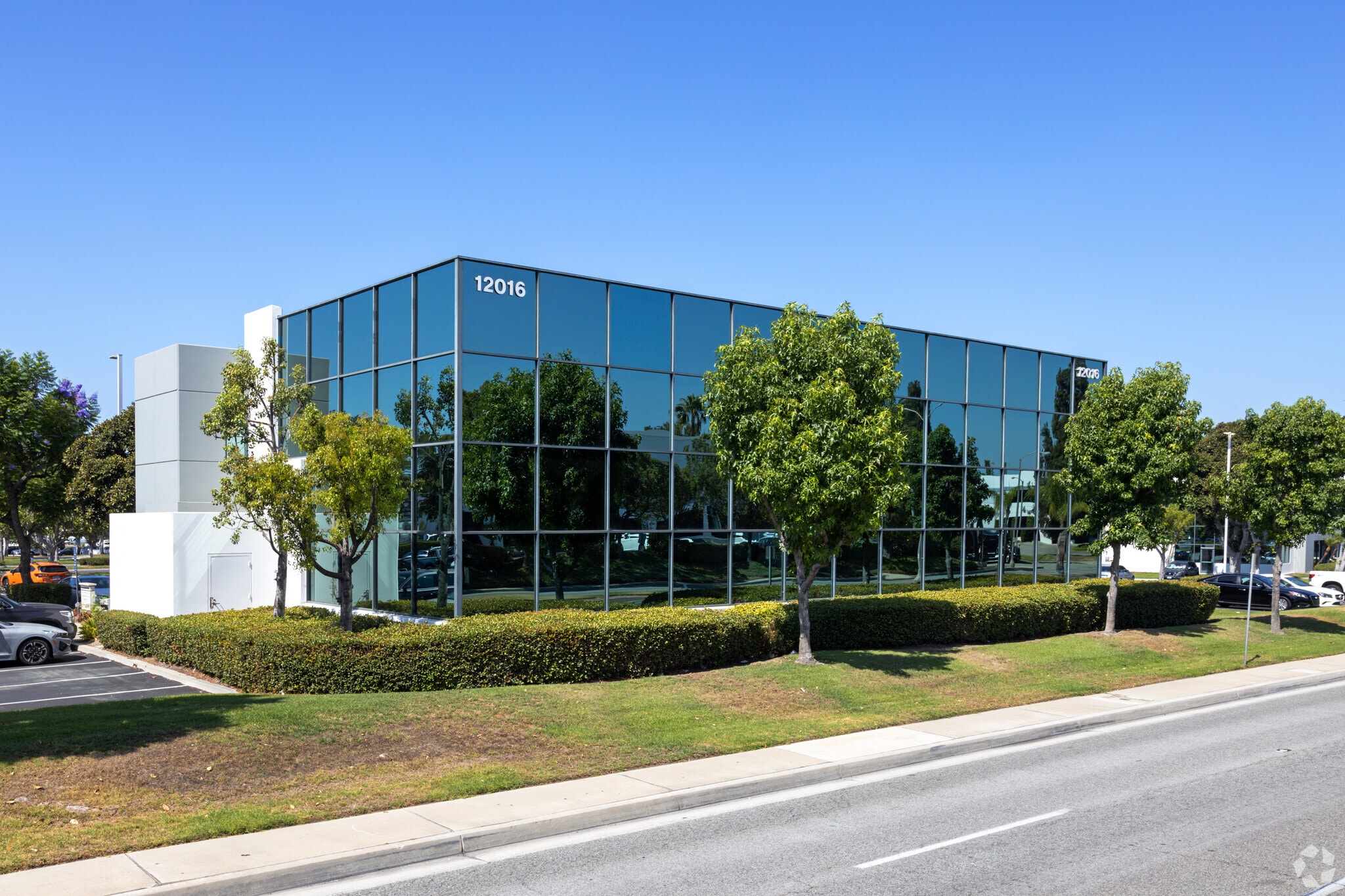 12016 Telegraph Rd, Santa Fe Springs, CA à louer Photo du bâtiment- Image 1 de 7