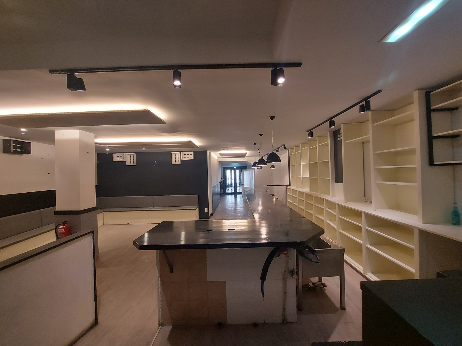 Retail in Logroño, La Rioja for lease Interior Photo- Image 1 of 10