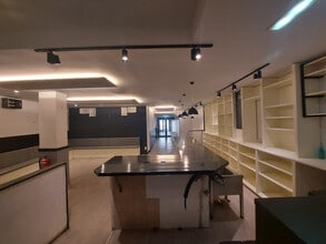 Retail in Logroño, La Rioja for lease Interior Photo- Image 1 of 10