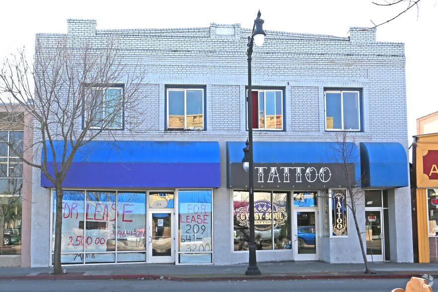 116-118 W Yosemite Ave, Manteca, CA à louer - Photo du bâtiment - Image 2 de 6