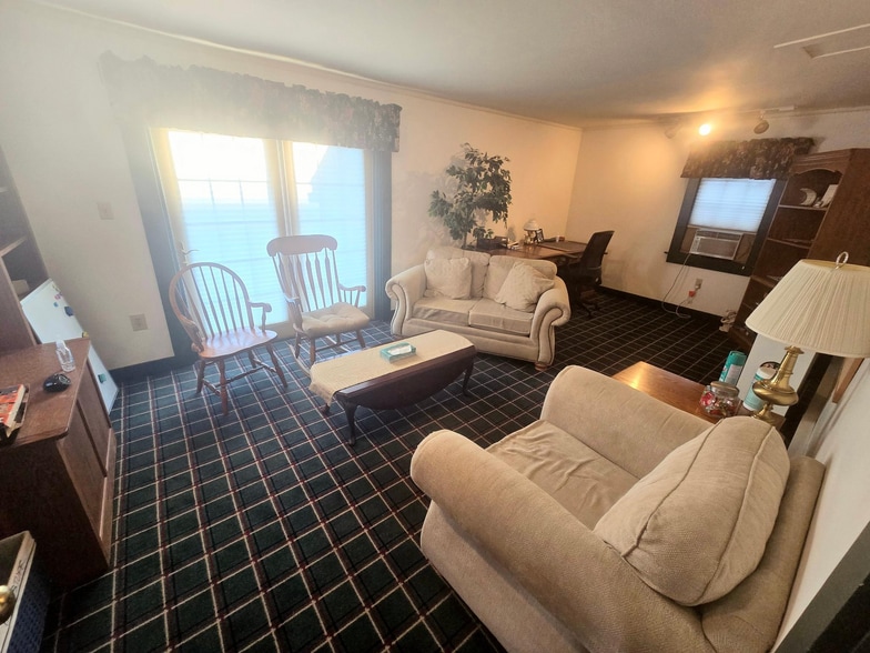 108-110 S Main St, Manheim, PA for sale - Interior Photo - Image 2 of 11