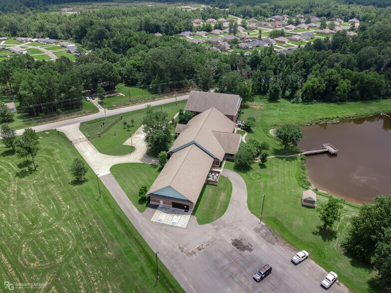 10100 Woolworth Rd, Keithville, LA à louer - Photo du bâtiment - Image 3 de 63